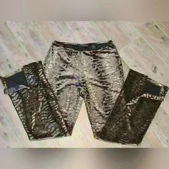 NWT Express Textured Animal Print Pant - Picture 9 of 15